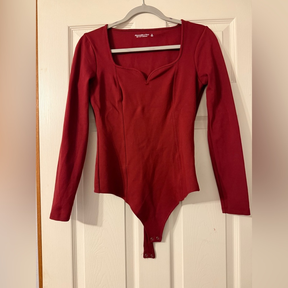Dark red Abercrombie sweetheart neck long sleeve thong bodysuit size medium